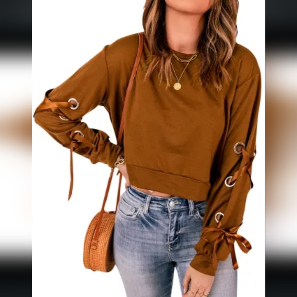 ❤️New Trendy grommet ribbon sleeve crop top - Picture 2 of 16